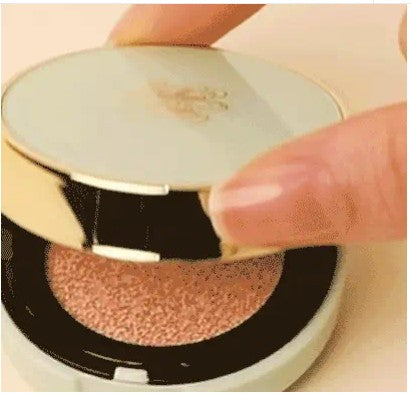 Challans de Paris Petit Cushion de Lunar Excellence: Beyond Wear Perfecting Cushion SPF 40 PA++